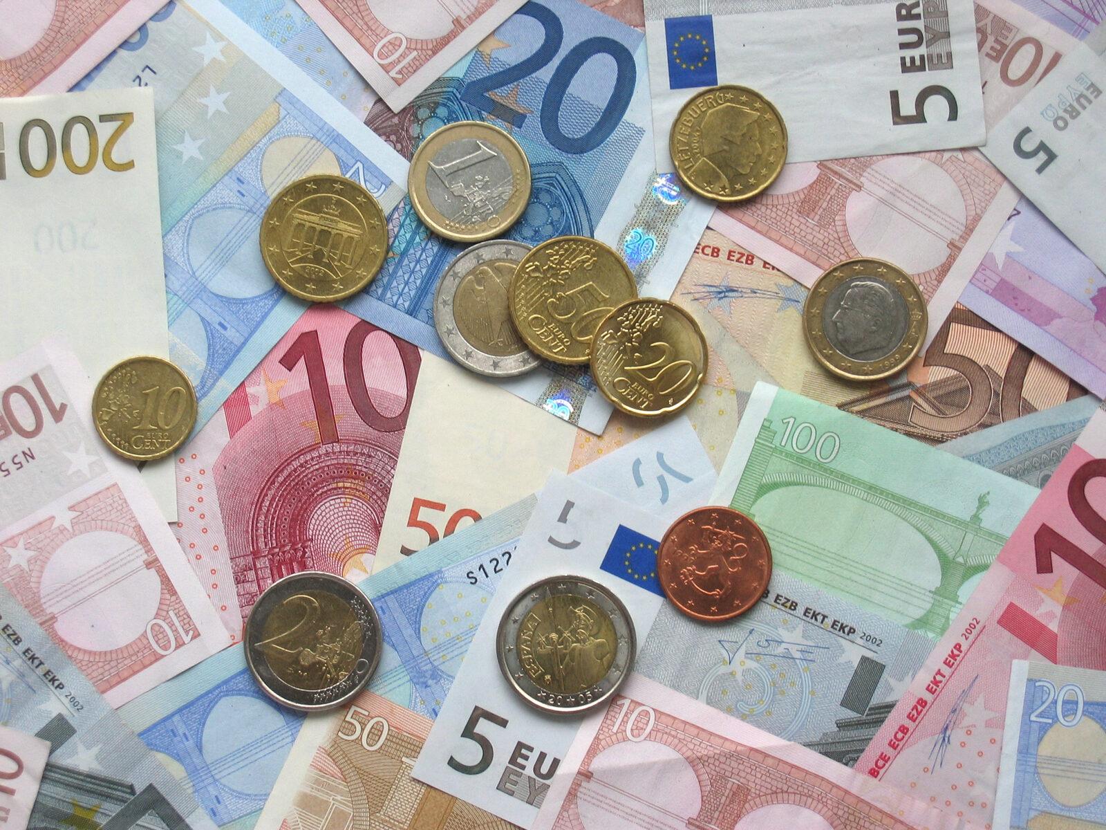 How to Save Money in Europe in 2026: 7 Practical Tips for Americans — imagem do artigo