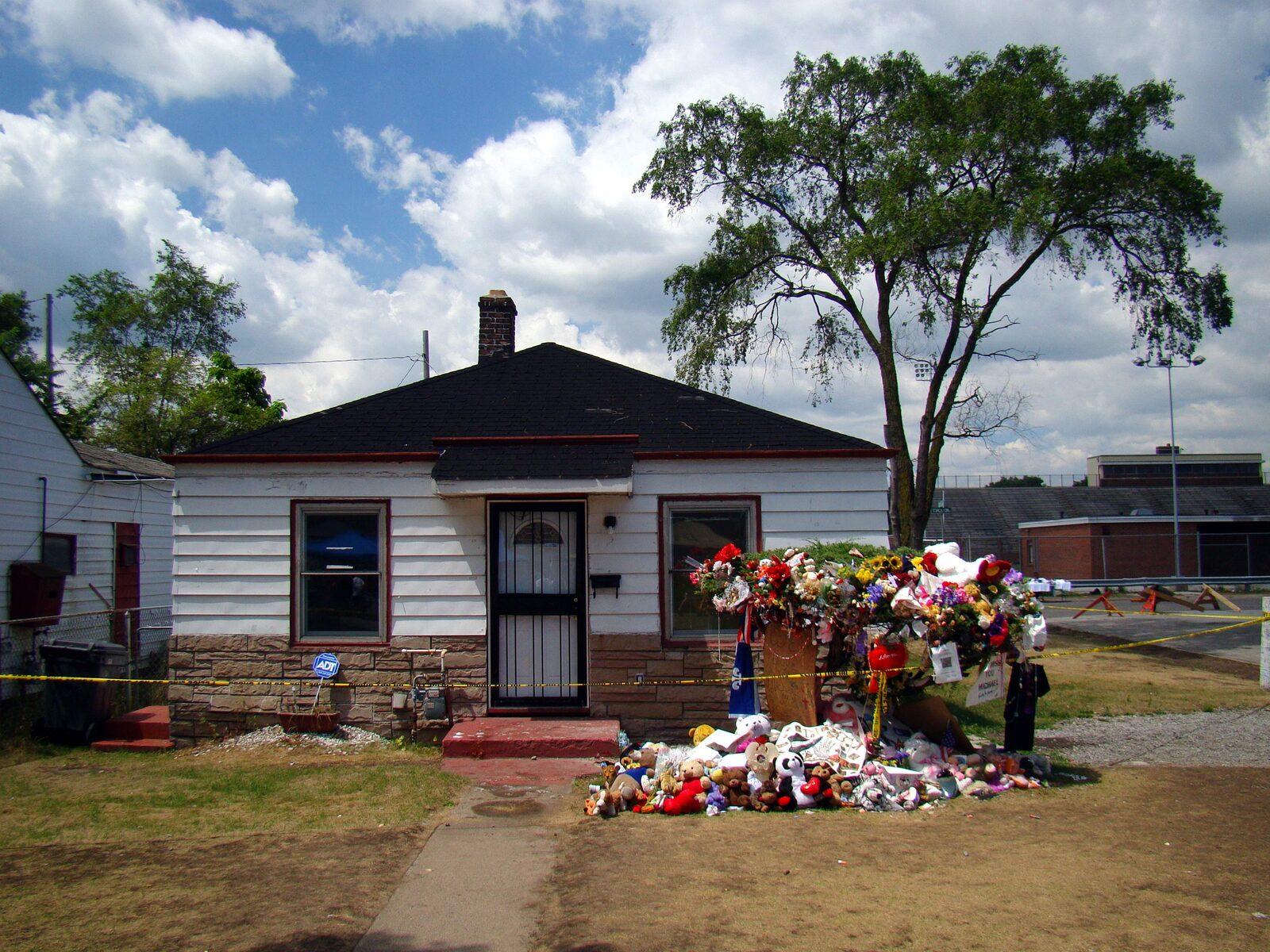 2300 Jackson Street, Gary: The House Where MJ Was Born — imagem do artigo