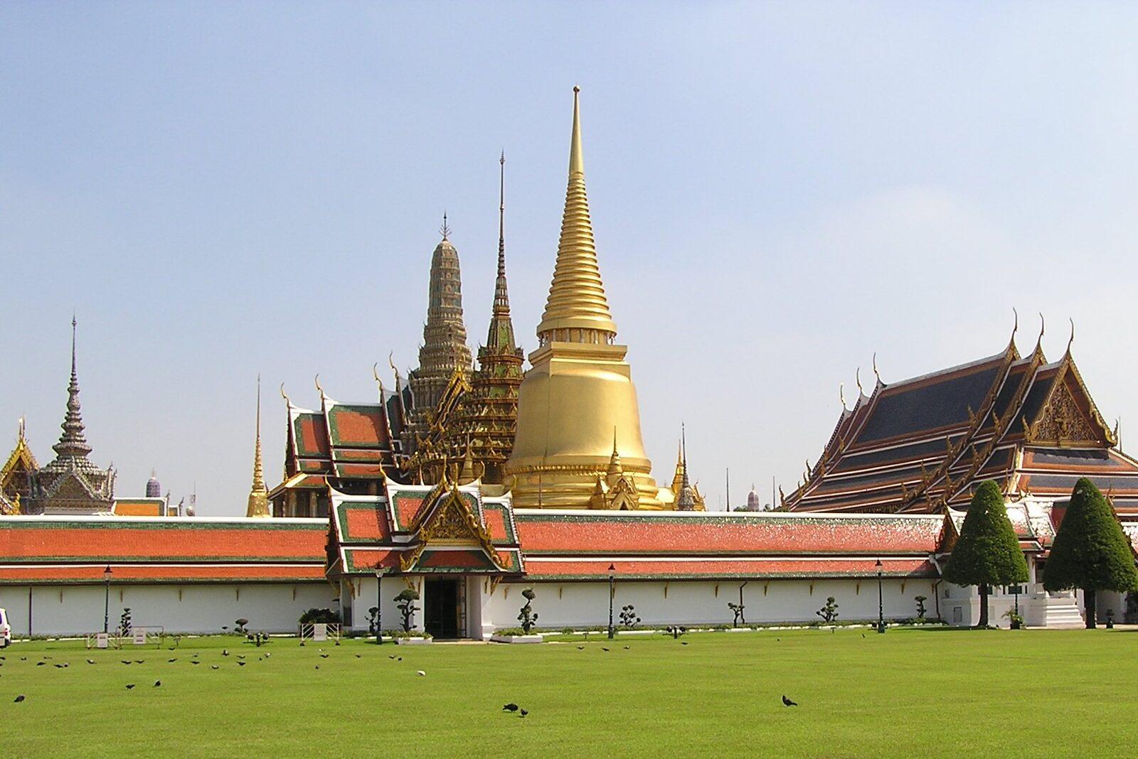 Where to Stay in Bangkok in 2026: The Neighborhood-and-Hotel Guide the BTS Station Decides — cover
