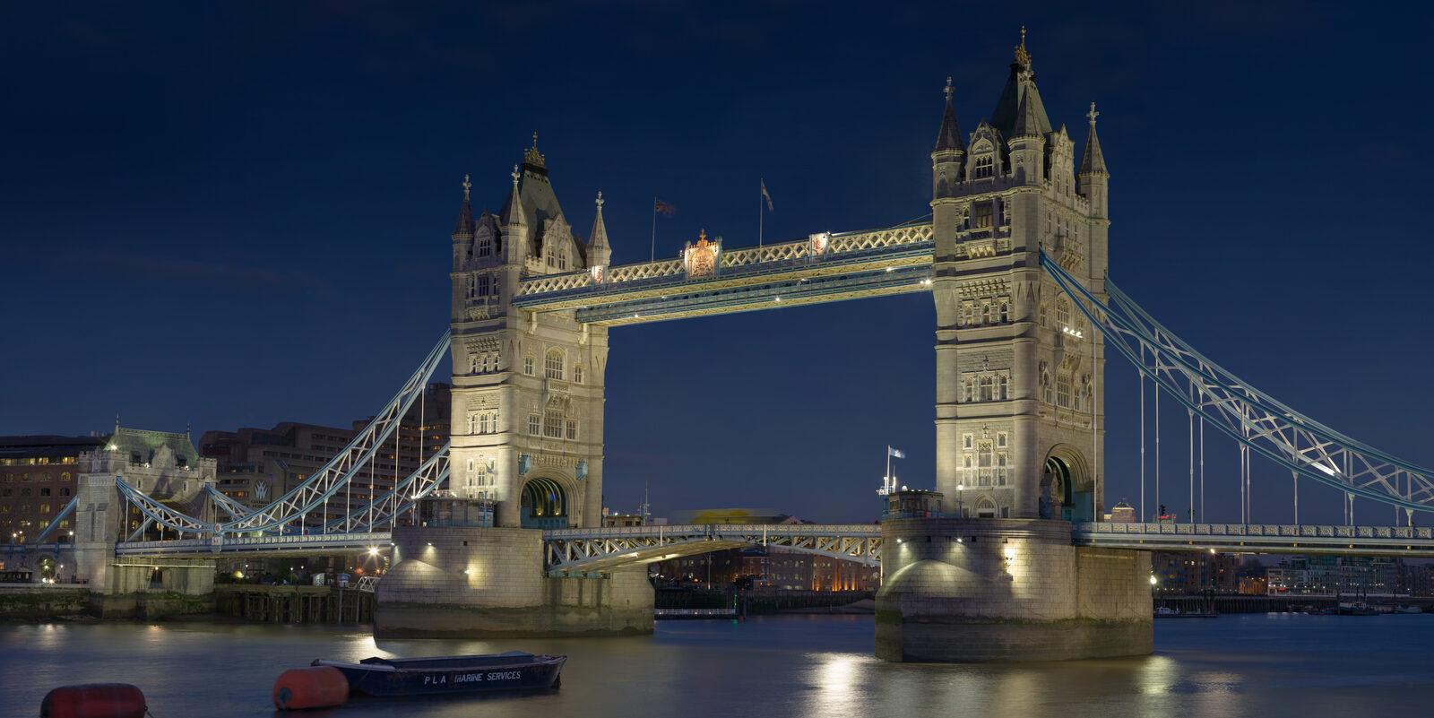 Where to Stay in London 2026: An Honest Guide to the Neighborhoods, Hotels, and Zones Worth the Money — cover